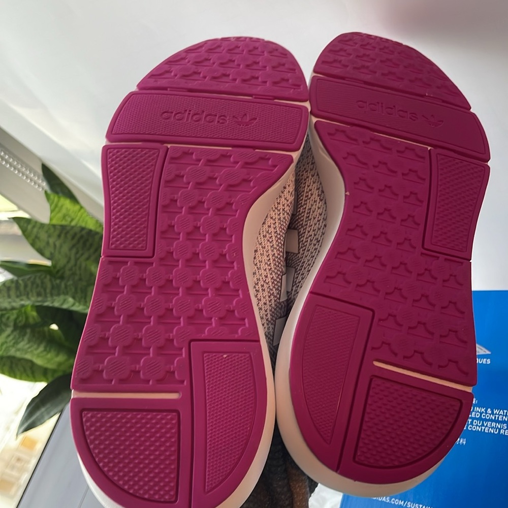 Adidas Originals Swift Run 22 Shoes - Picture 14 of 14